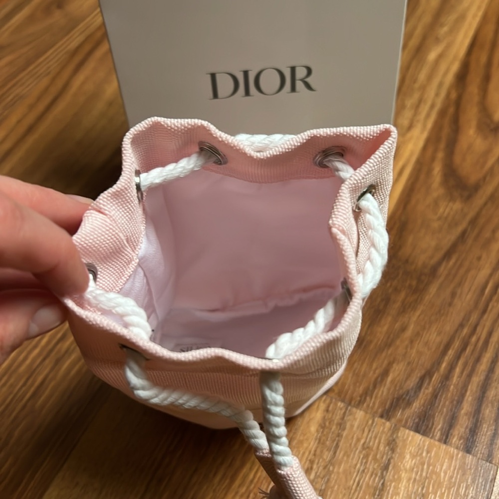 Dior drawstring makeup pouch. - Picture 4 of 5